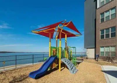 Lakeview-Pointe: Waterside Living